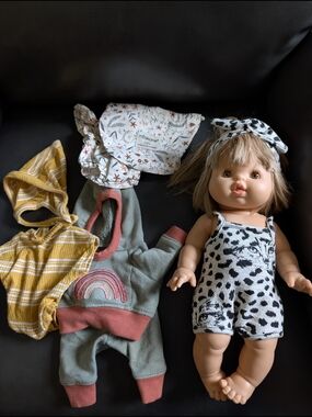 Minikane Zoe Doll With 4 Outfits